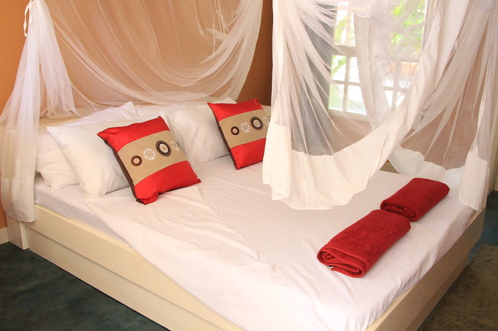 Вилла Lobster Chalets Tofo Экстерьер фото
